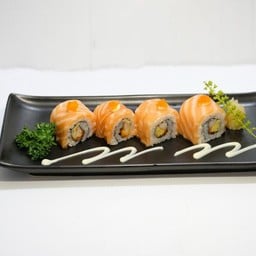 ข้าวห่อสาหร่ายหน้าปลาแซลมอน