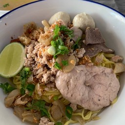 ก๋วยเตี๋ยวหมูเด้ง by ครัวนครปฐม