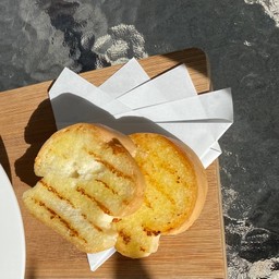 Garlic breads