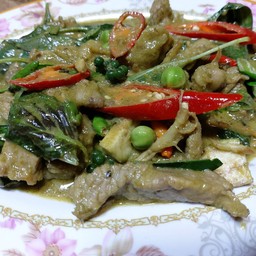 เขียวหวานเนื้อผัดพริกขี้หนูสวน