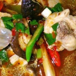 ต้มโคล้งไก่บ้าน