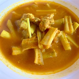 แกงเหลืองหมูสามชั้นหยวกกล้วย