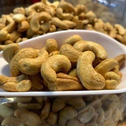 เม็ดมะม่วงหิมพานต์ (ไซส์จัมโบ้)