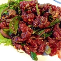 อาหารอีสาน ลาบกาฬสินธุ์ ถนน.บรมไตรโลกนารถ