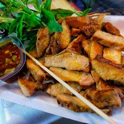 ร้านย่างรวมกำแพงดิน