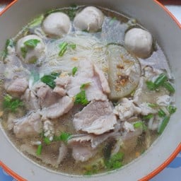ก๋วยเตี๋ยวหมูน้ำใส