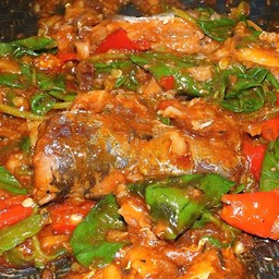 กะเพราปลาป๋อง-กับข้าว