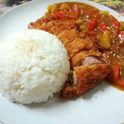 ข้าวแกงกะหรี่ไก่ทอด