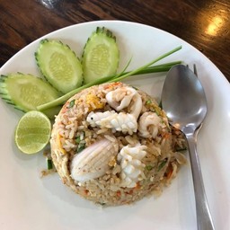 ข้าวผัดปลาหมึก