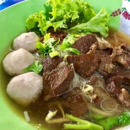 ก๋วยเตี๋ยวลูกชิ้นเนื้อเปื่อย