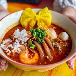 ร้านก๋วยจั๊บก๋วยเตี๋ยว ข้าวมันไก่