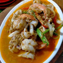 ทะเลผัดผงกระหรี่(กับข้าว)
