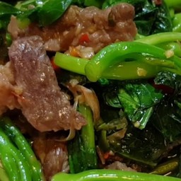 ผัดคน้าเนื้อ