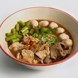 ก๋วยเตี๋ยวเรือห้อยขาพะเยา