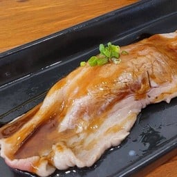 ซูชิเนื้อUSราดซอส