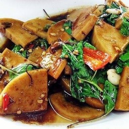 กะเพราหมูยอ-ราดข้าว