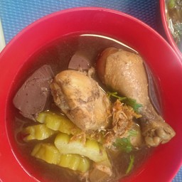 เกาเหลาน่องไก่ตุ๋นมะระ