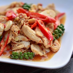 ผัดกระวานไก่บ้าน