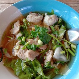 ก๋วยเตี๋ยวรวมหมู