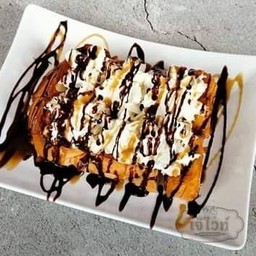 เนยนมข้นวิปครีมราดช็อคโก้คาราเมล