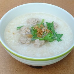 ข้าวต้มหมูทรงเครื่อง