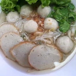 ก๋วยเตี๋ยวลูกชิ้นปลา
