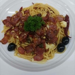 Spaghetti-Aglio-Olio-Peperoncino extra Bacon