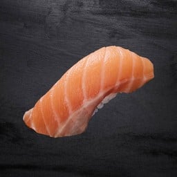 ข้าวปั้นหน้าปลาแซลมอน