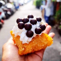 ไอติมทอดวิปครีมช็อคบอล