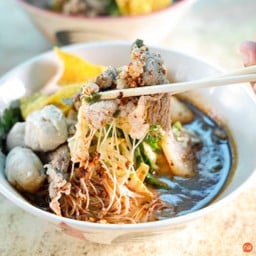 ก๋วยเตี๋ยวป้าแก้ว