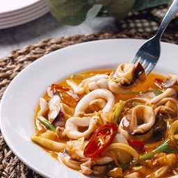 หมึกผัดไข่เค็ม
