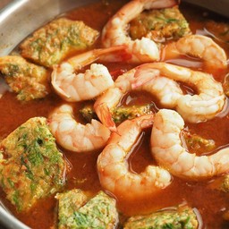 แกงส้มชะอมไข่กุ้งสด