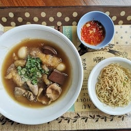 กระเพาะปลานายเฮง ตรอกโรงหมู