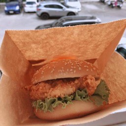 ของทานเล่น (snacks)