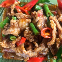 ครัวป้าน้อย อาหารตามสั่ง วัดโพธิ์บ้านอ้อย