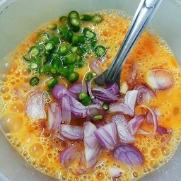 ข้าวไข่เจียวพริกสดหอมแดง