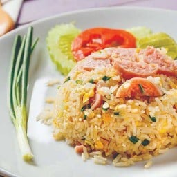 ข้าวผัดแหนม