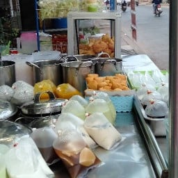 ร้านน้ำเต้าหู้ ทองทูน(ประโดก)ถนนสิริราชธานี