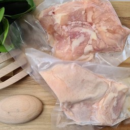 สะโพกไก่เลาะกระดูก (Tori Momo)