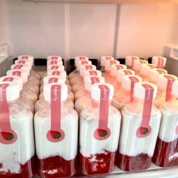 นมสดสตอเบอรี่