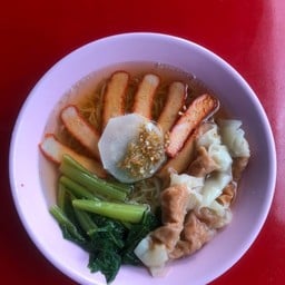 บะหมี่เกี๊ยวหมูแดงพิเศษ
