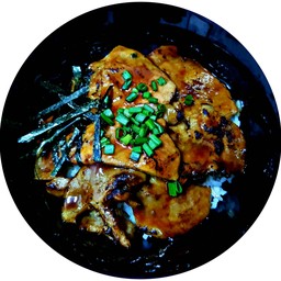 ข้าวหน้าหมูย่าง