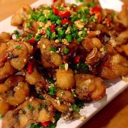 ข้าวคั่วพริกเกลือหมูสามชั้นไข่ออนเซน