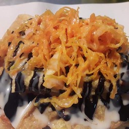 โรตีกรอบฝอยทองราดชอค