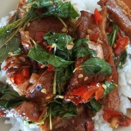 ข้าวกะเพราเนื้อเปื่อย