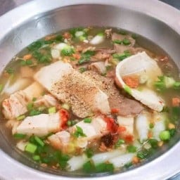 อาหมวยเล็ก ก๋วยจั๊บน้ำใส ข้าวต้มแห้ง