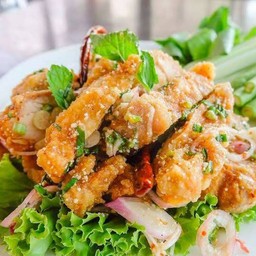 ยำไก่กรอบ