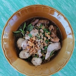 ร้านก๋วยเตี๋ยวเอื้ออาทร