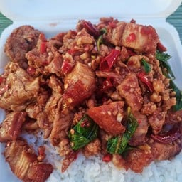 สวรรค์ของคนรักหมู(กระเพราหมูกรอบ+หมูชิ้น+หมูสับ