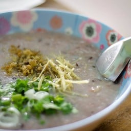 โจ๊กข้าวกล้อง ร้านใบบัว by พี่จ๋า